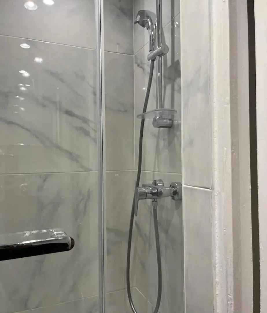 Studio Hyper Centre Paris 14E Apartment