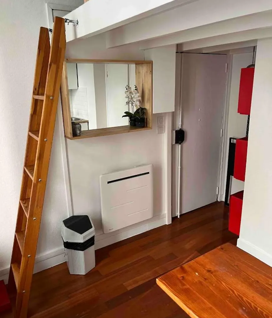 Studio Hyper Centre Paris 14E Apartment 0*,  France